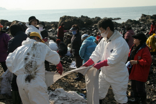 장기 지원·주민 치유 교계 두마리 토끼 잡아야